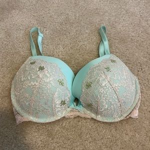 Victoria’s Secret Dream Angels Push Up Lace Bra